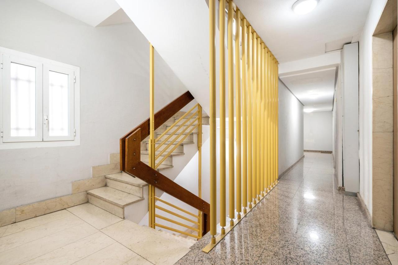 Magico Apartamento En El Centro Madrid Luaran gambar