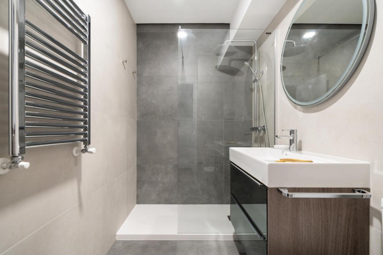 Magico Apartamento En El Centro Madrid Luaran gambar