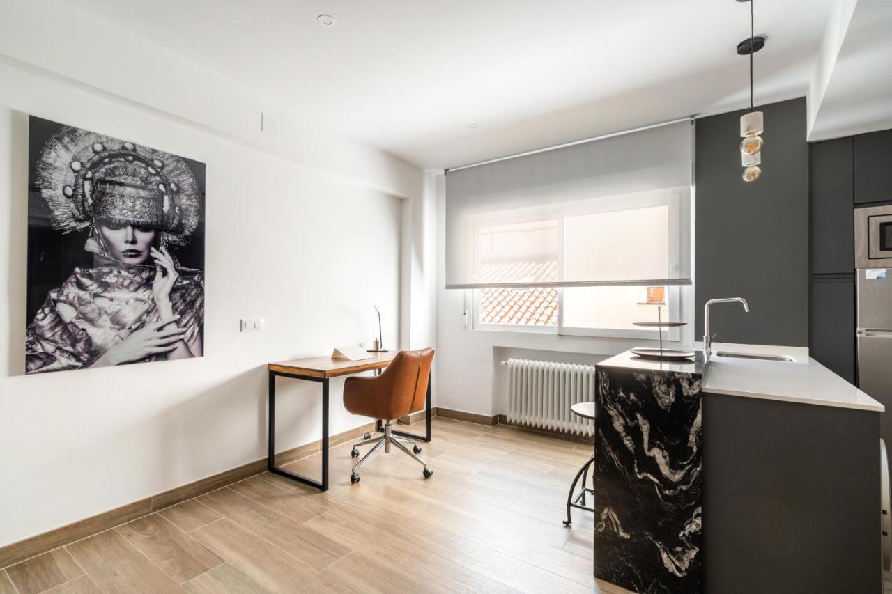 Magico Apartamento En El Centro Madrid Luaran gambar