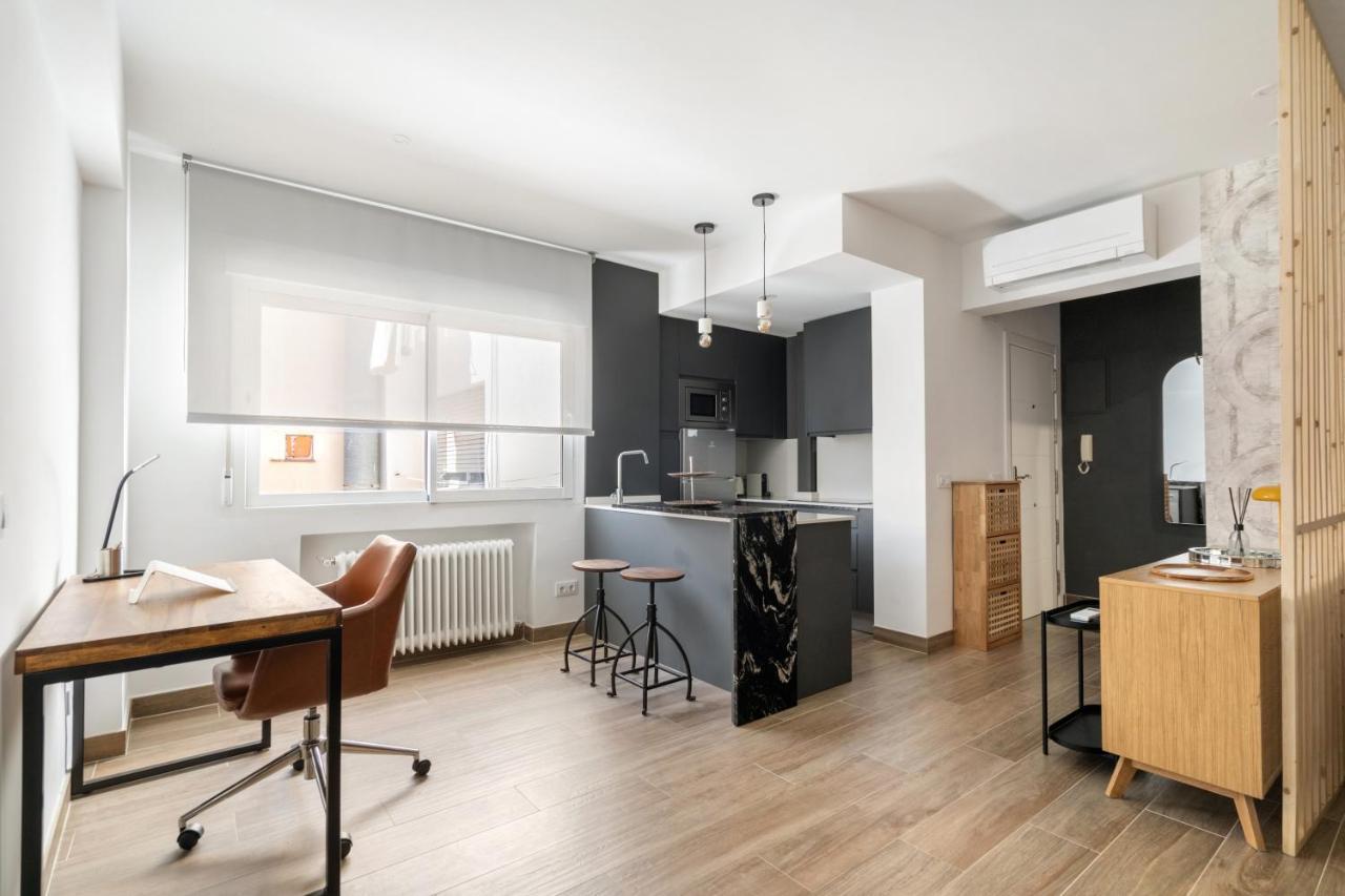 Magico Apartamento En El Centro Madrid Luaran gambar